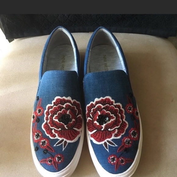 Shoes - Picture 5 of 5